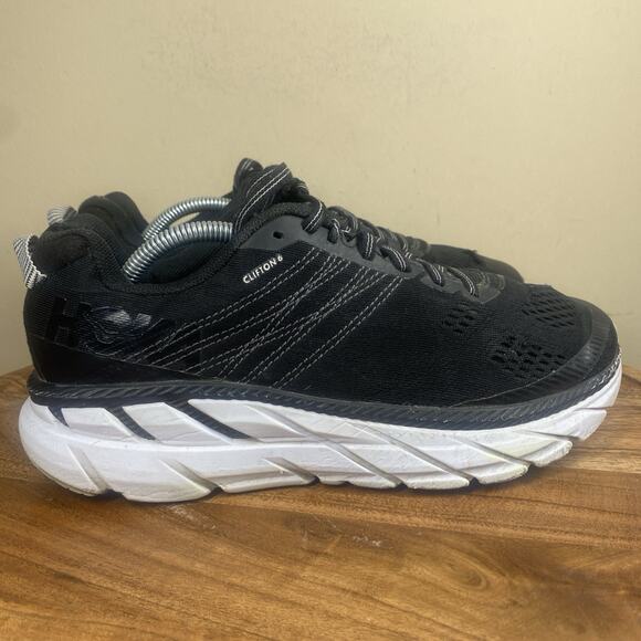 Hoka One One Clifton 6 Womens Black And White Size 8D Wide Running Shoes 1102877 - Picture 1 of 13